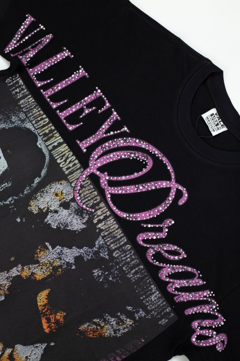 Vale Valley Dreams Vintage Portrait Print Black Tee